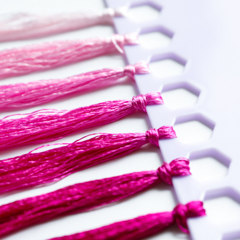 خيط حرير سوتشو للتطريز بطول 20 - مراجعة Textile Sewing Kit وسعره